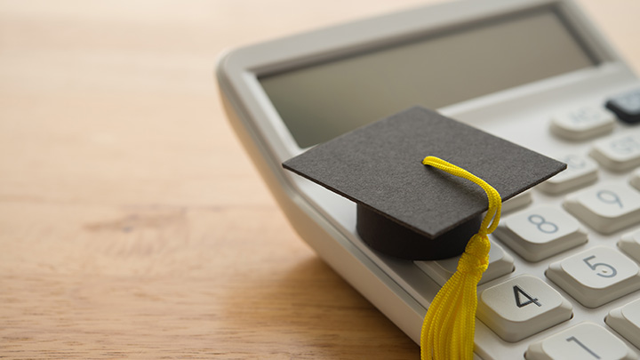 What is the best career to pursue with a finance degree?